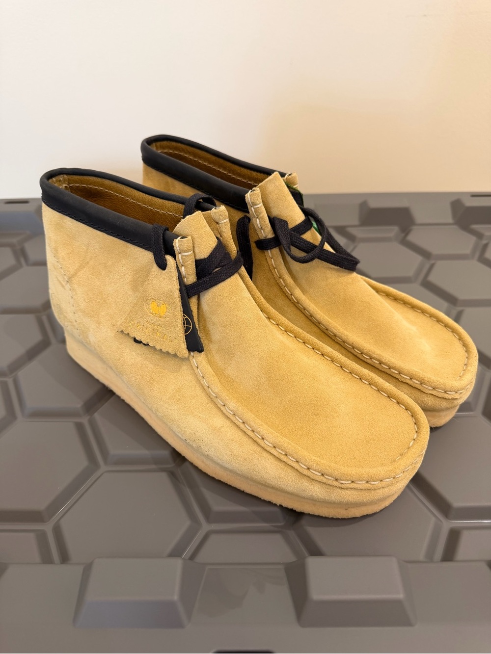 NEW Clarks Wu-Tang Clan Shoes - Tan Suede - Size 10 - Rare Edition
